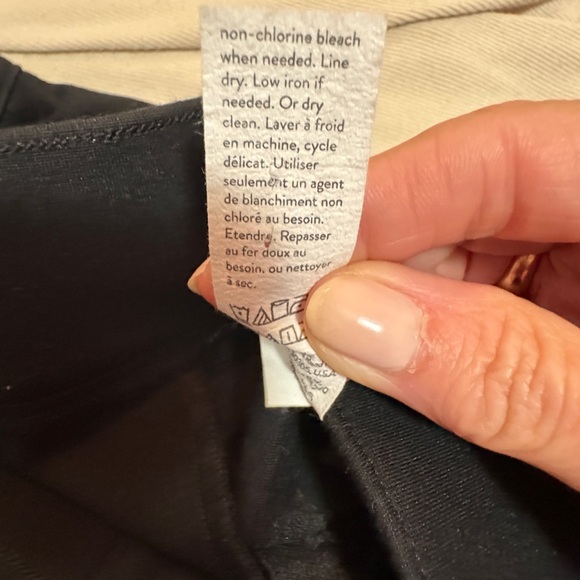 SPANXsmooth™ PerfectFit
Ponte Kick Flare Pant, Med excellent condition-worn once - Picture 8 of 8